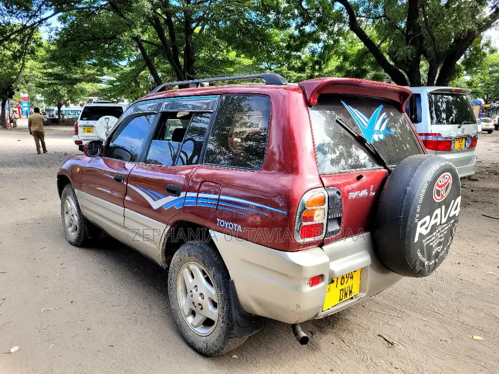 Toyota RAV4 1999 Red