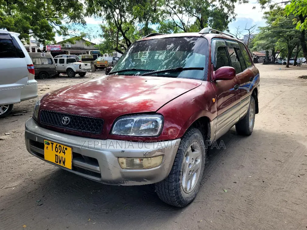 Toyota RAV4 1999 Red