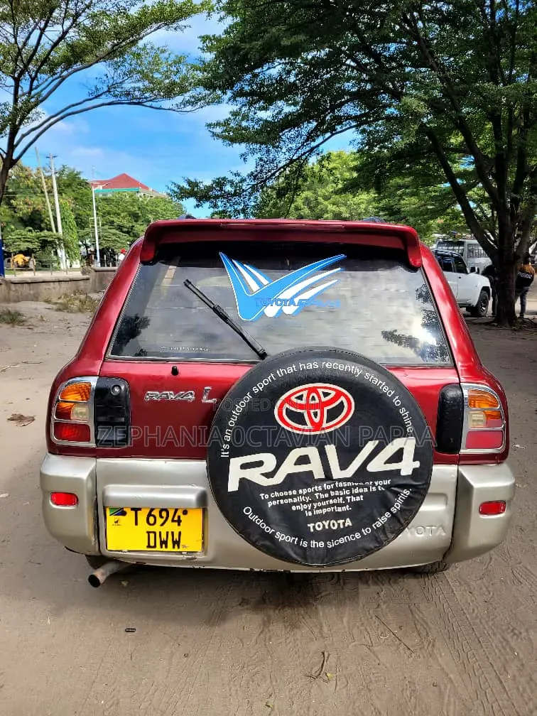 Toyota RAV4 1999 Red