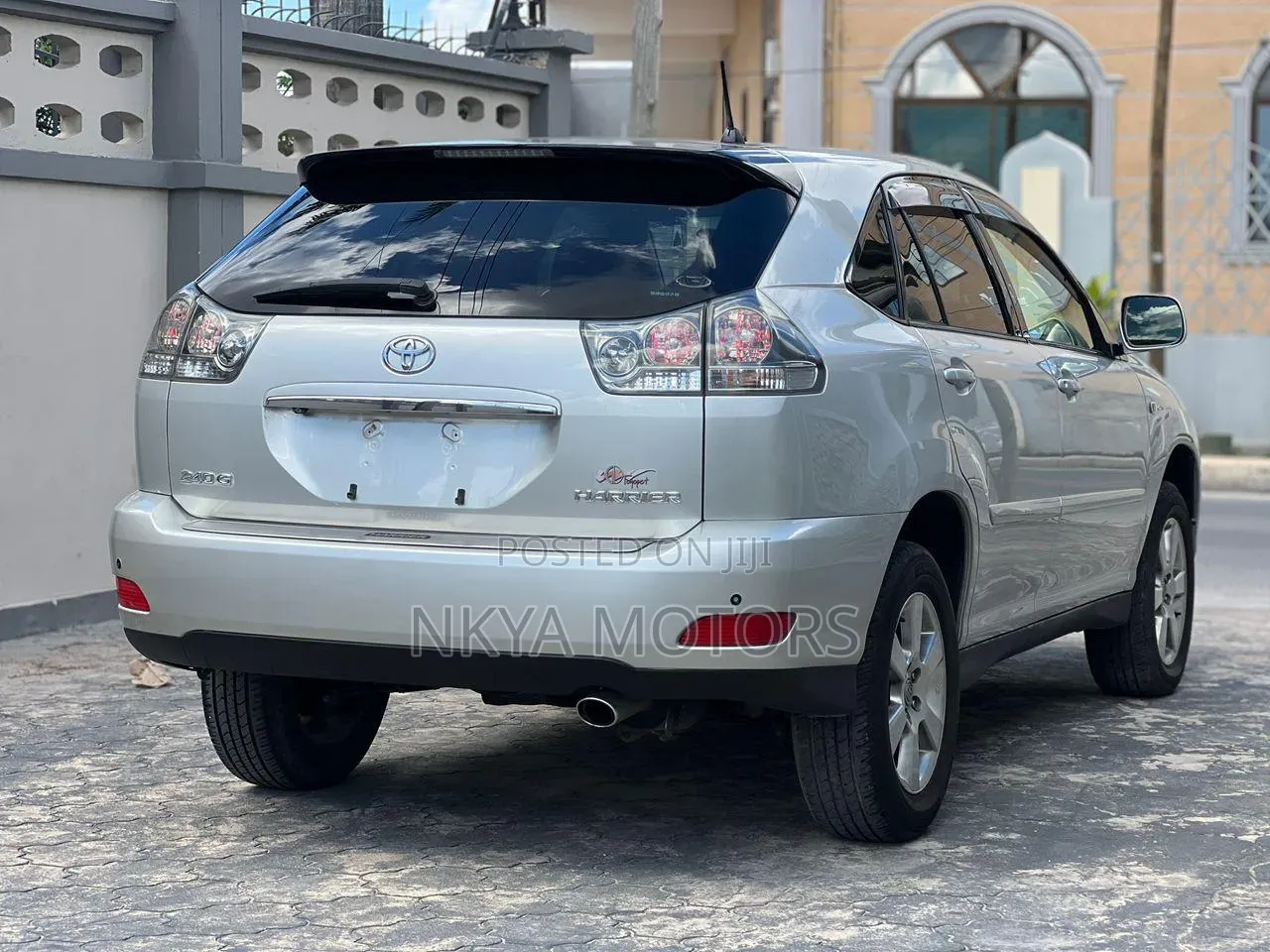 Toyota Harrier 2005 Gray