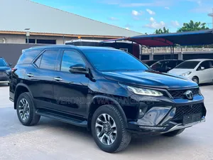 Toyota Fortuner 2023 Black