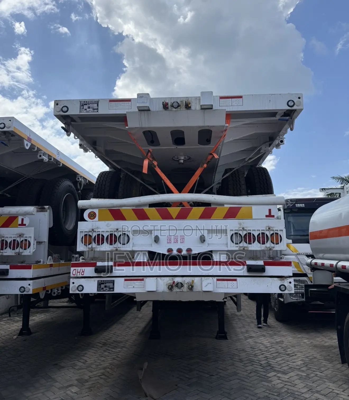 Howo Trailer