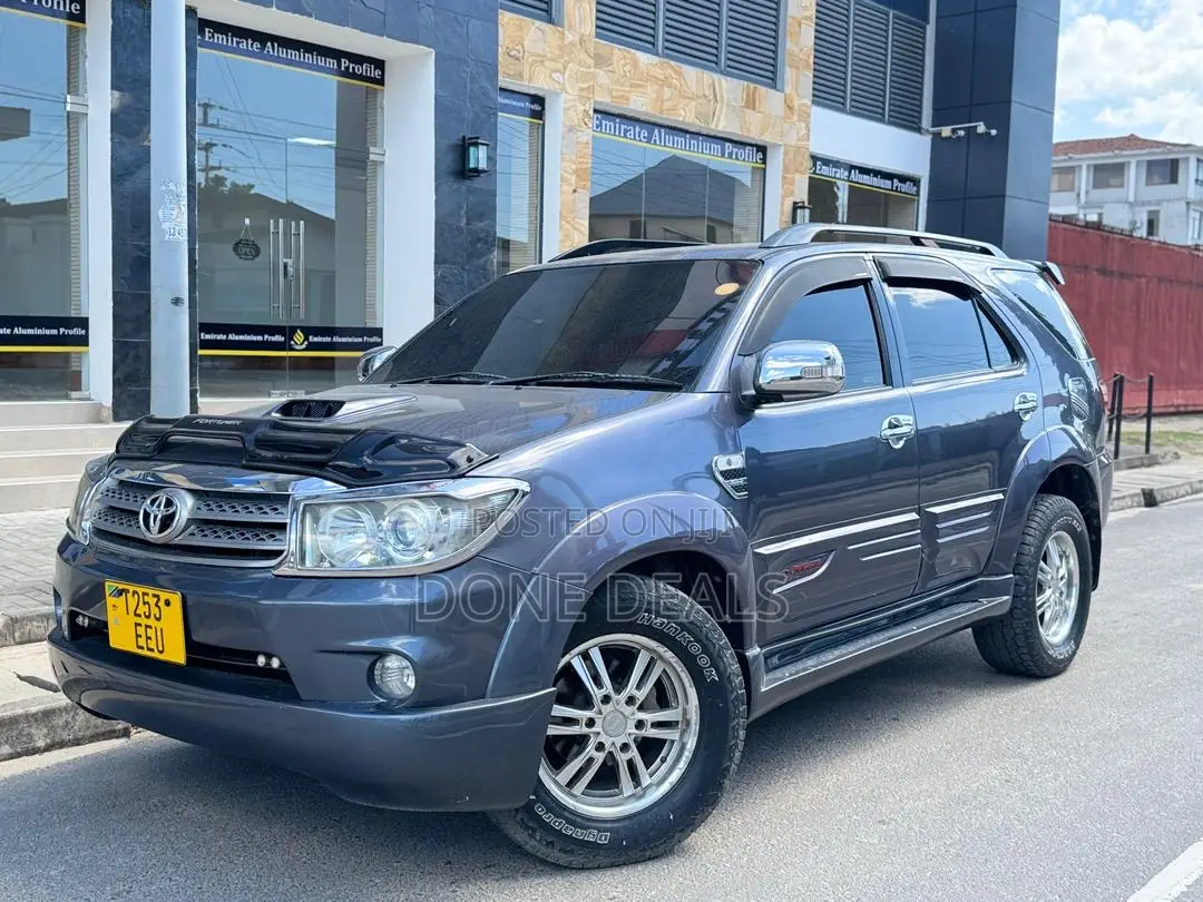 Toyota Fortuner 2006 Silver