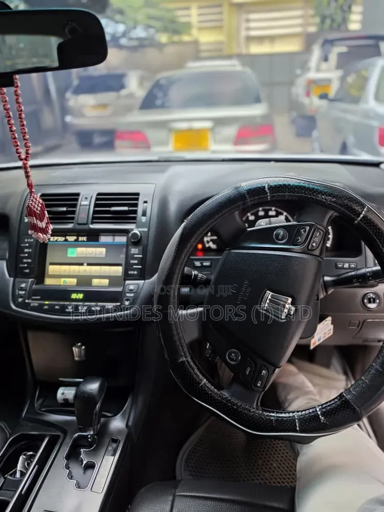 Toyota Crown 2008 Silver
