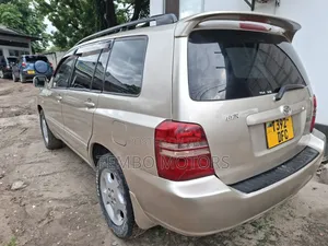 Toyota Kluger 2005 Gold