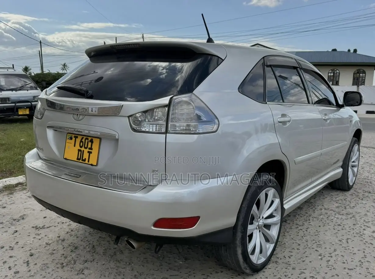 Toyota Harrier 2006 Beige