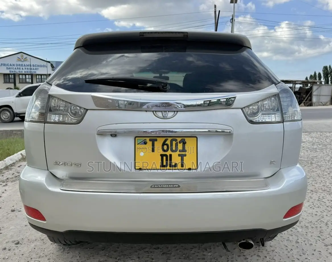 Toyota Harrier 2006 Beige