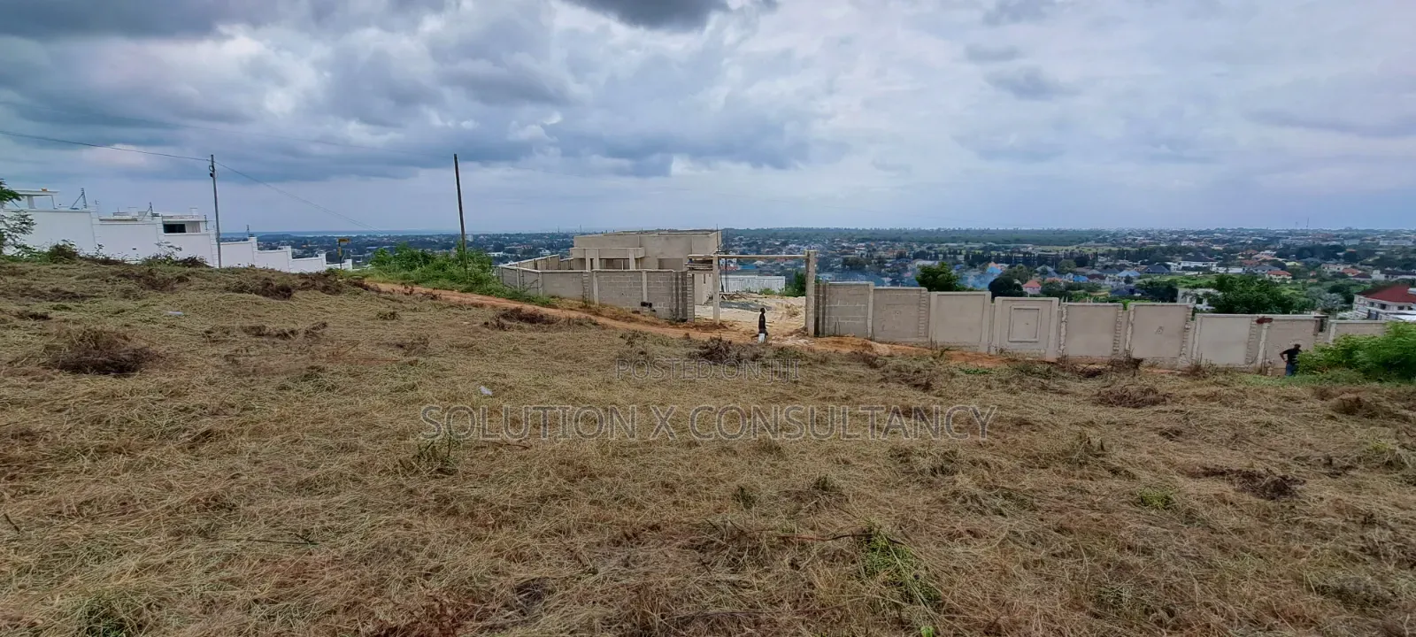 Kiwanja Kinauzwa Kilimahewa Mbweni