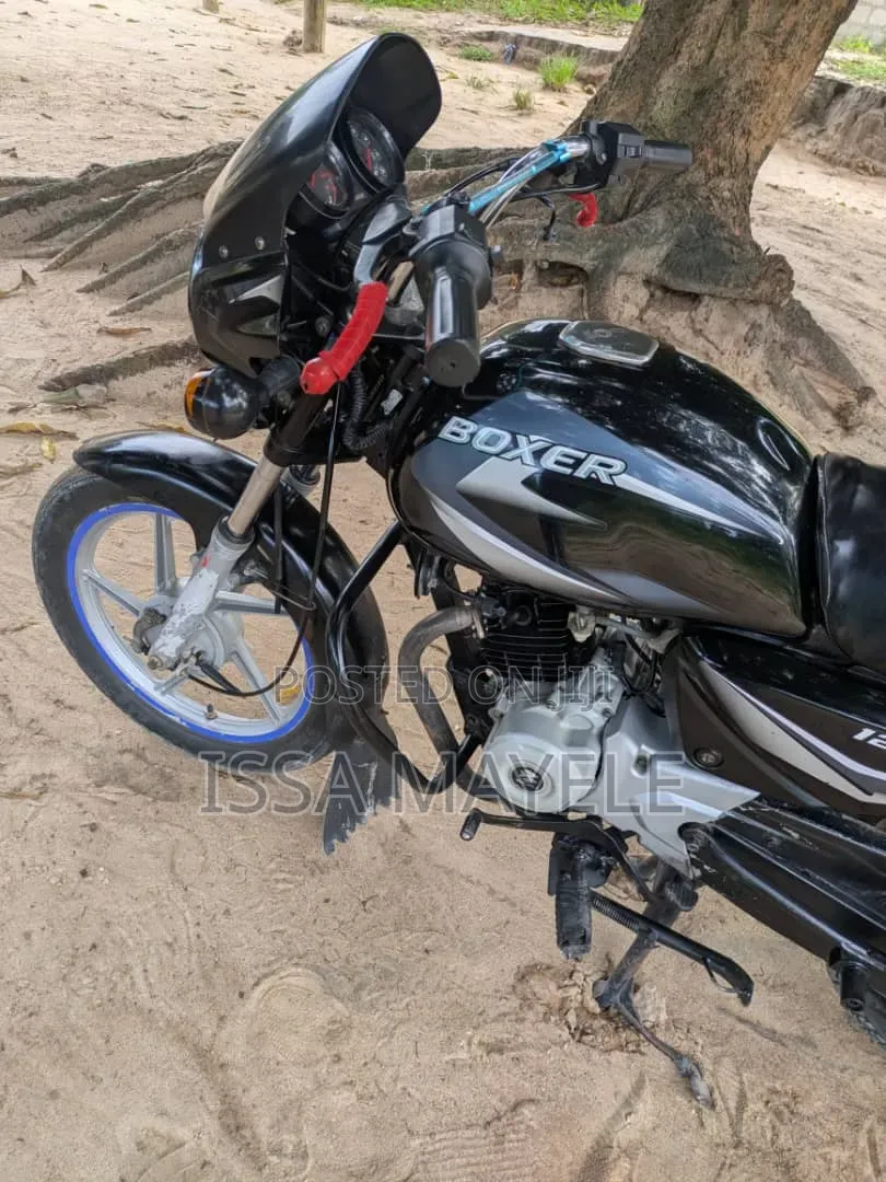 Bajaj Boxer 125 2025 Black