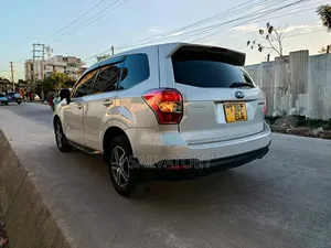Subaru Forester 2.5X 2013 Off white