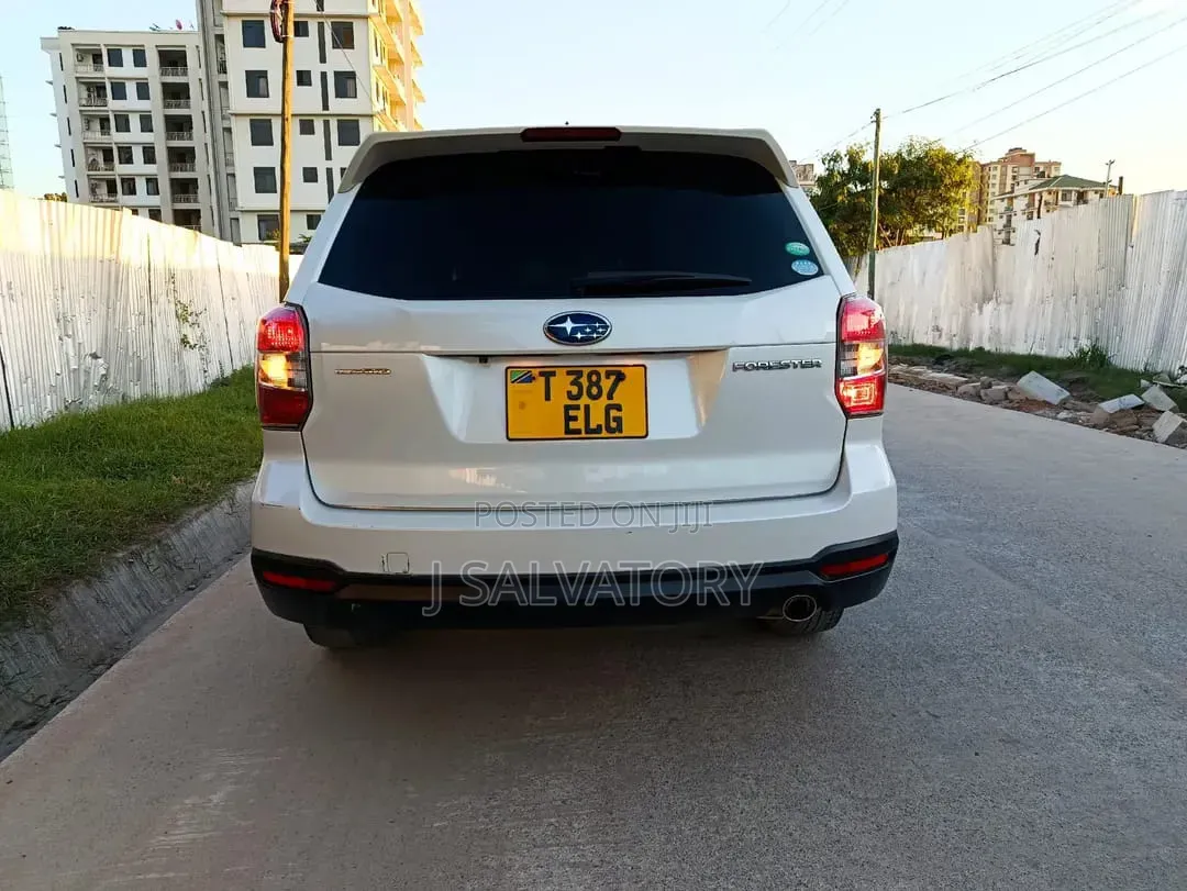 Subaru Forester 2.5X 2013 Off white