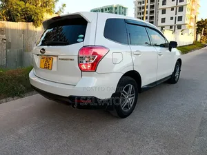 Subaru Forester 2.5X 2013 Off white