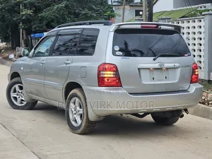 Toyota Kluger 2002 Silver
