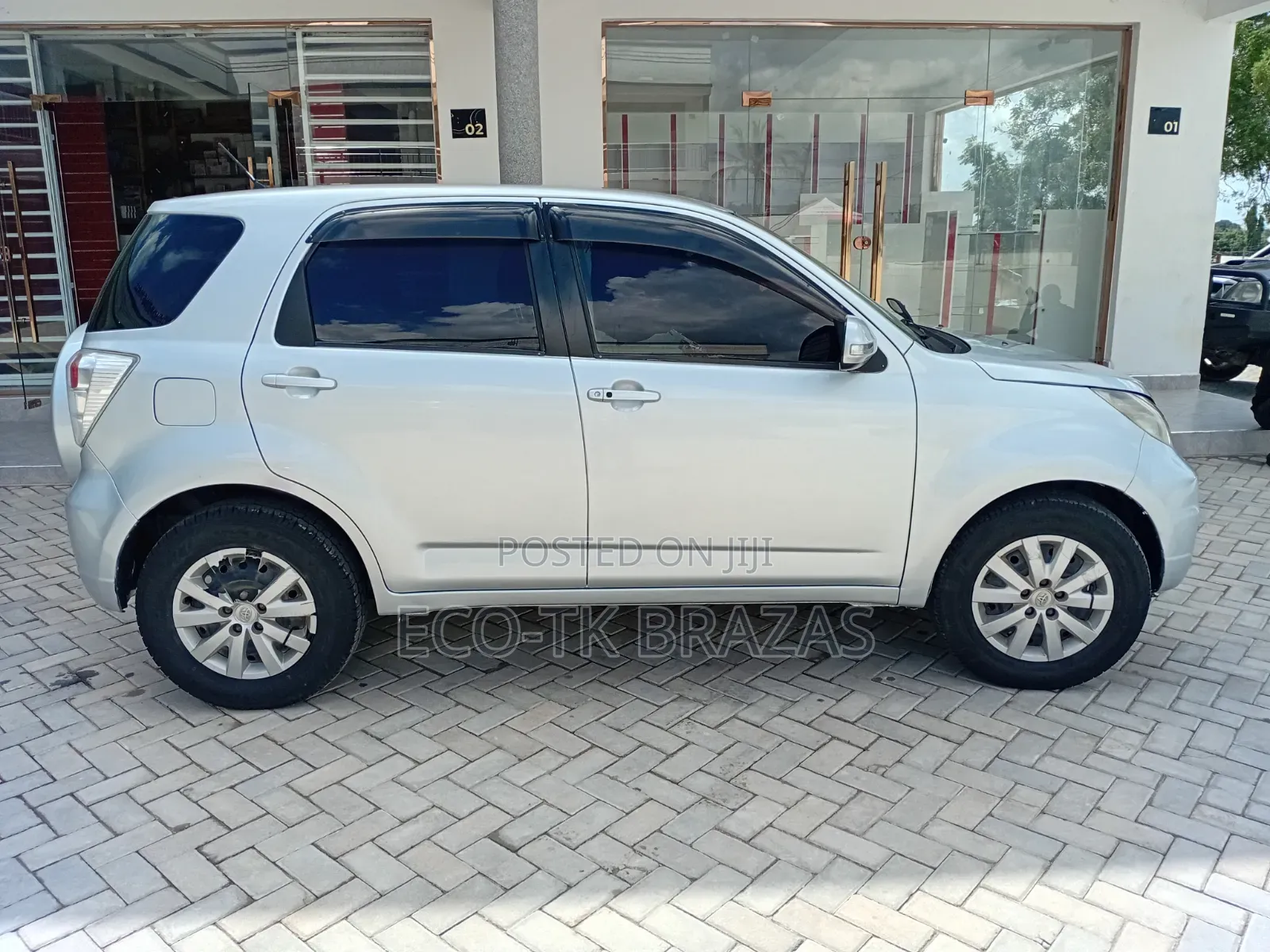 Toyota Rush 2010 Silver