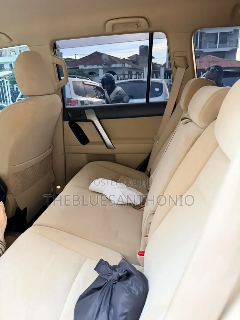 Toyota Land Cruiser Prado 2017 White