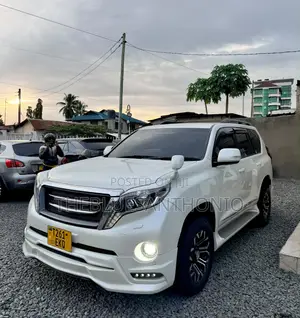 Toyota Land Cruiser Prado 2017 White