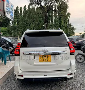 Toyota Land Cruiser Prado 2017 White