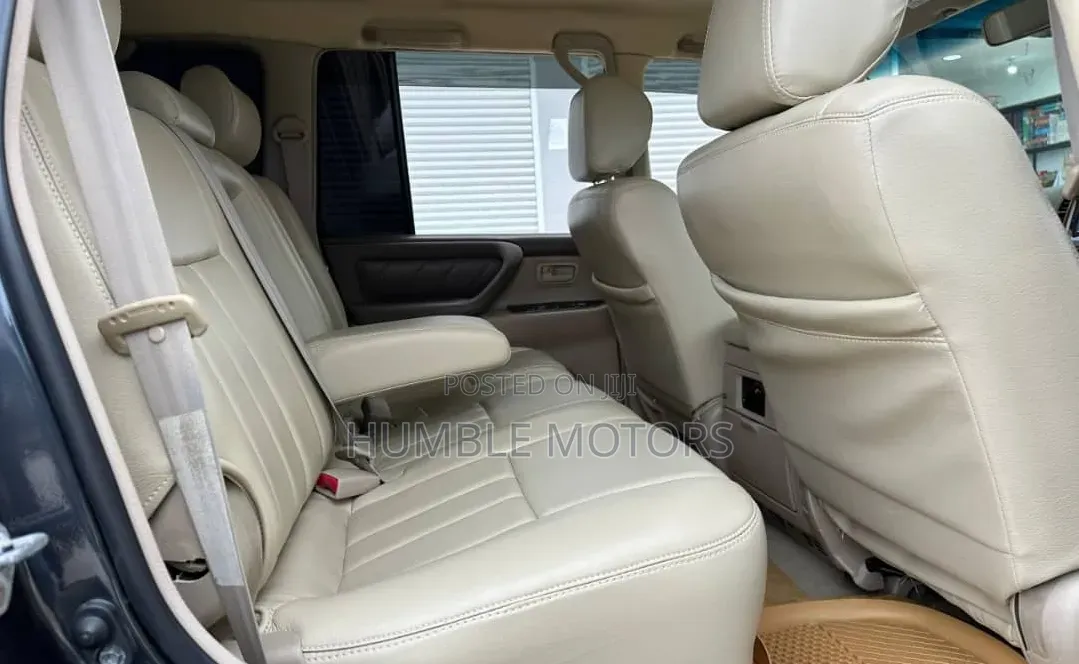 Toyota Land Cruiser 2005 Black