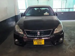 Toyota Crown 2009 Maroon