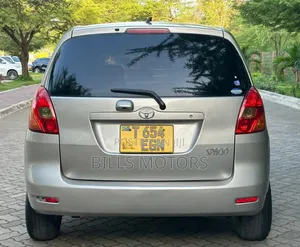 Toyota Corolla Spacio 2002 Gold