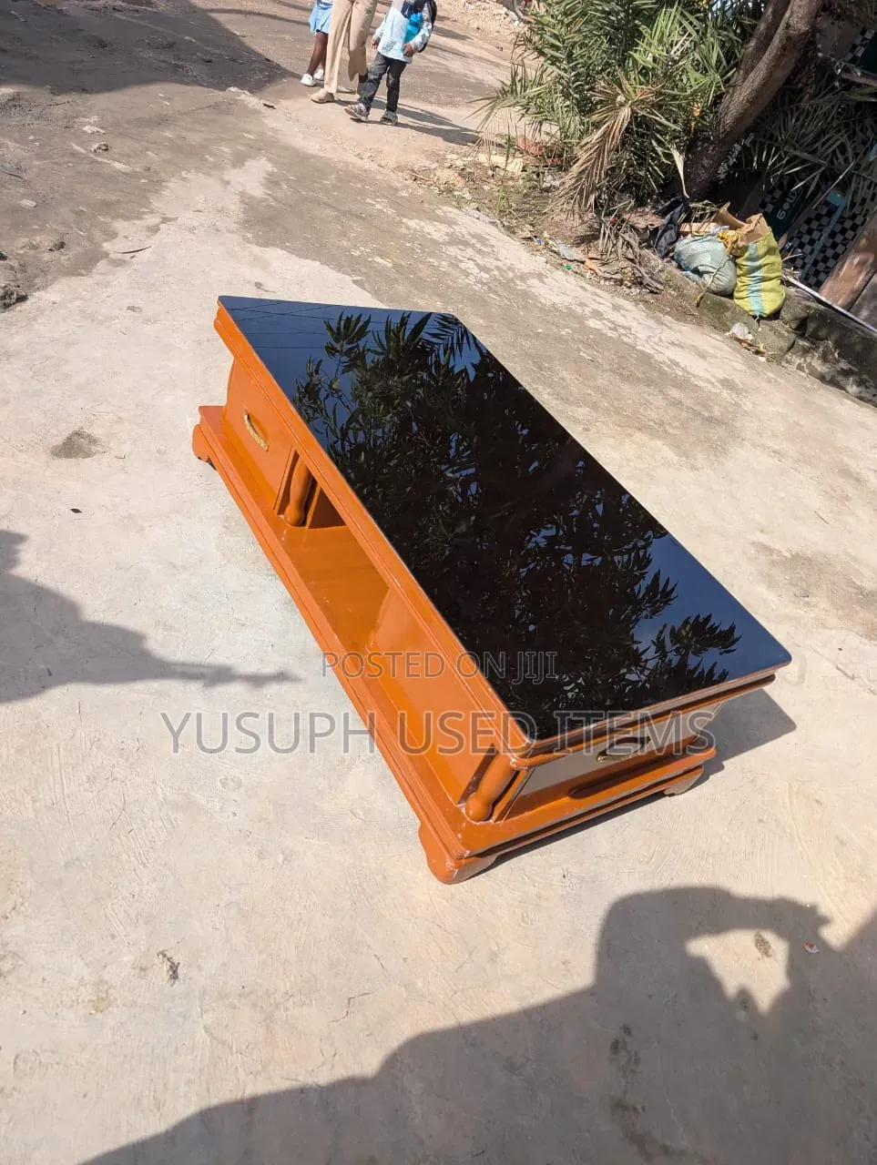 Coffee Table With Mirror Above