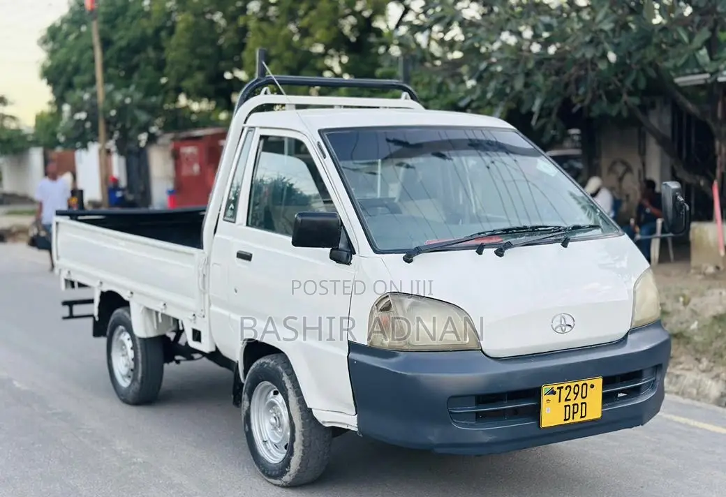 Toyota Liteace Ya Kabureta On Sale.