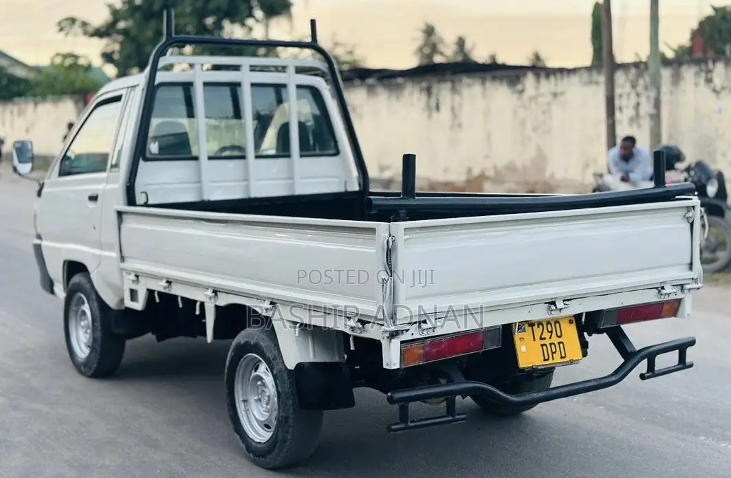 Toyota Liteace Ya Kabureta On Sale.