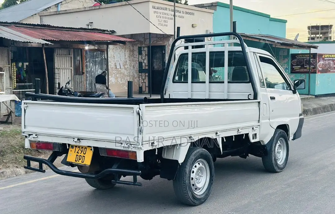 Toyota Liteace Ya Kabureta On Sale.