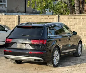 Audi Q7 2017 Black
