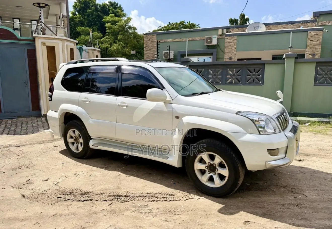 Toyota Land Cruiser Prado 2005 White