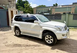 Toyota Land Cruiser Prado 2005 White