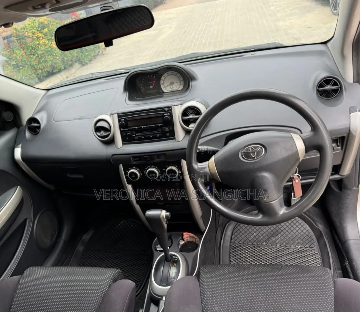 Toyota IST 2003 Gold