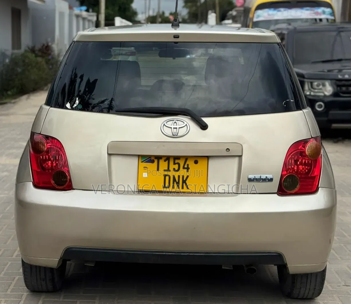 Toyota IST 2003 Gold