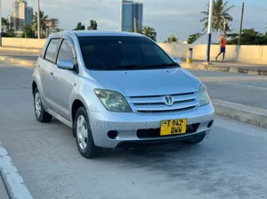 Toyota IST 2003 Silver