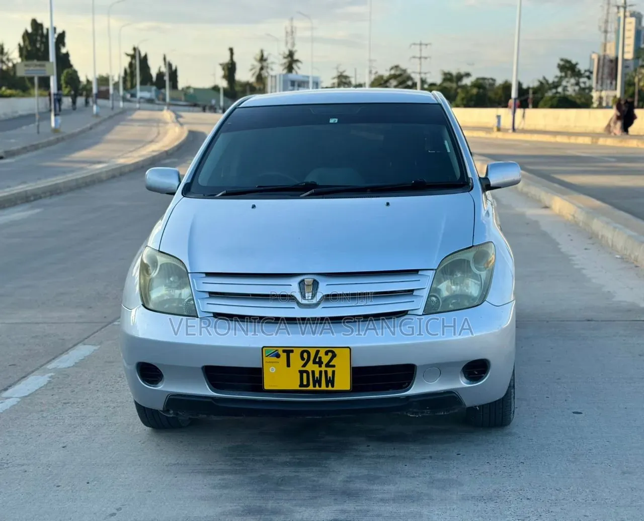 Toyota IST 2003 Silver