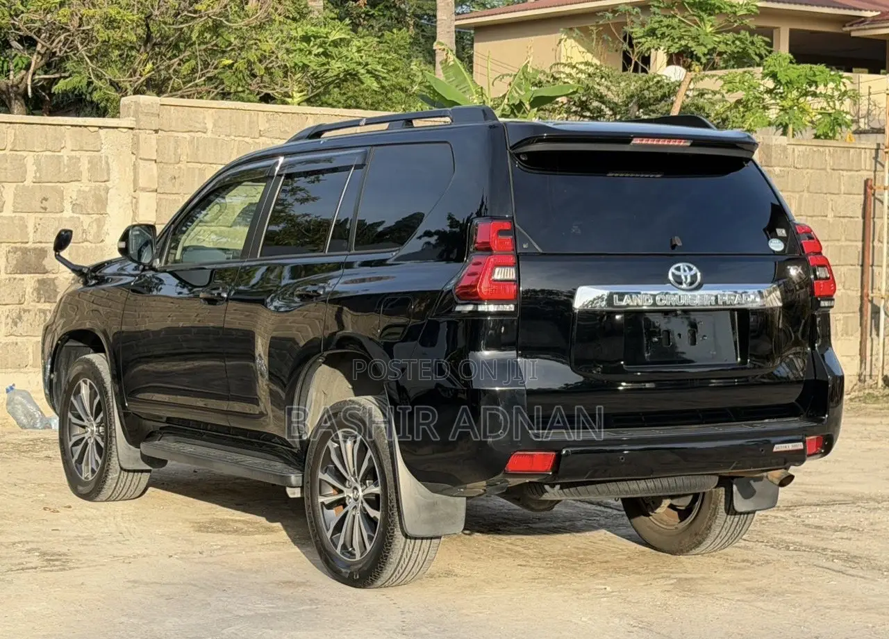 Toyota Land Cruiser Prado 2.7 2019 Matt Black