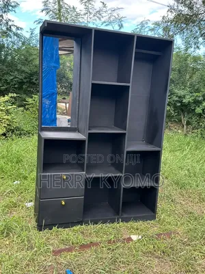 Kabati Ya Nguo Ya Wazi