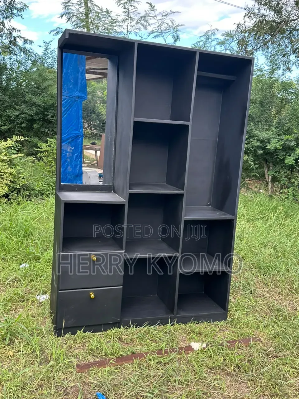 Kabati Ya Nguo Ya Wazi