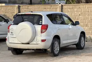 Toyota RAV4 2006 White