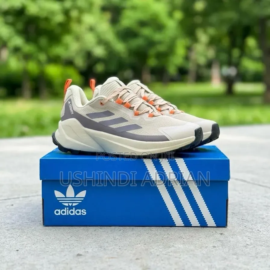 Fashion Shoes AvailableSizes: 37 - 45