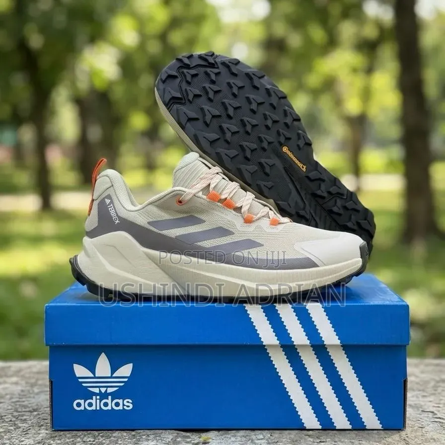 Fashion Shoes AvailableSizes: 37 - 45