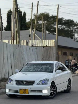 Toyota Crown Royale 2005 White