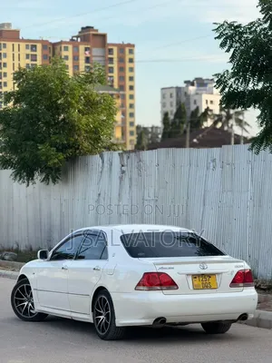 Toyota Crown Royale 2005 White