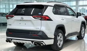 Toyota RAV4 2021 White