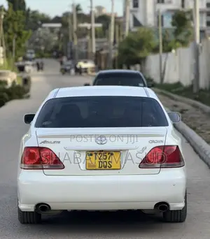 Toyota Crown 2006 White
