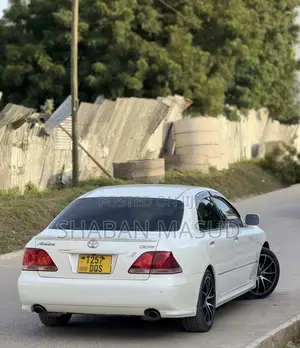 Toyota Crown 2006 White