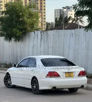 Toyota Crown 2006 White