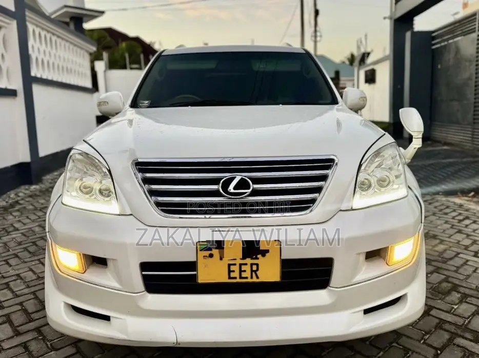Toyota Land Cruiser Prado 2004 White