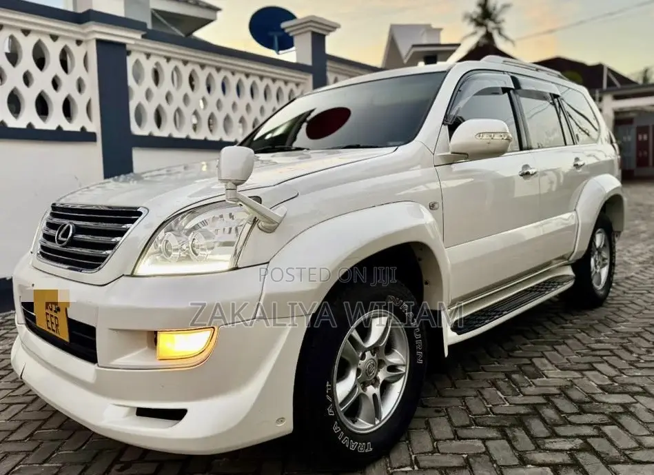 Toyota Land Cruiser Prado 2004 White