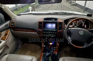 Toyota Land Cruiser Prado 2004 White